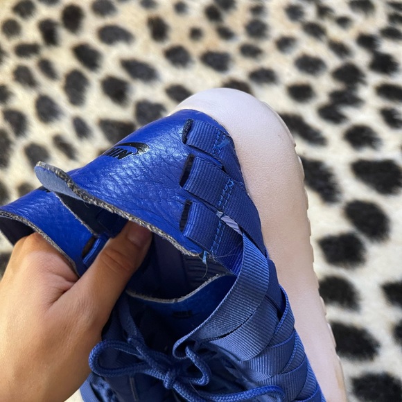 Criss Cross Nikes - Picture 9 of 11